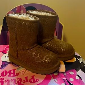 Toddler Uggs Size 8 (runs small)